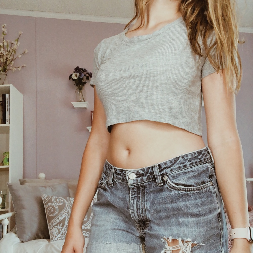 Brandy Melville crop top